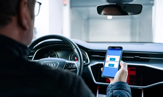 Car lift with remote control via mobil phone