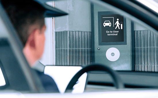 Intuitive user guidance screen within the cabin.